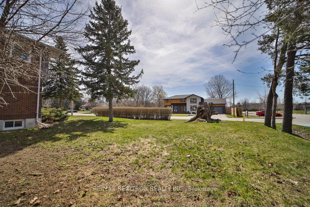 40 Willow Park Drive photo 38