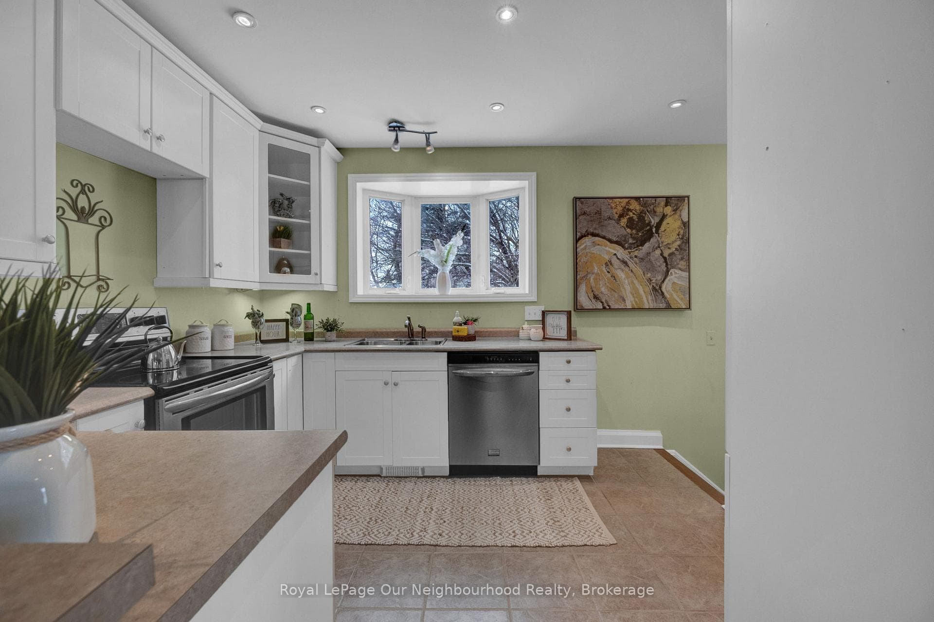 100 Buckingham Avenue photo 11