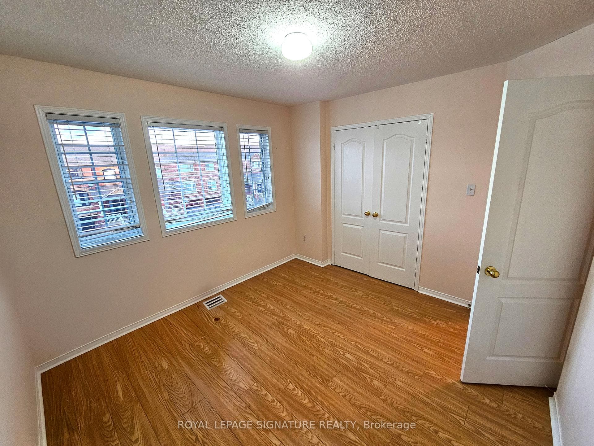 1565 Woodhenge Way photo 16