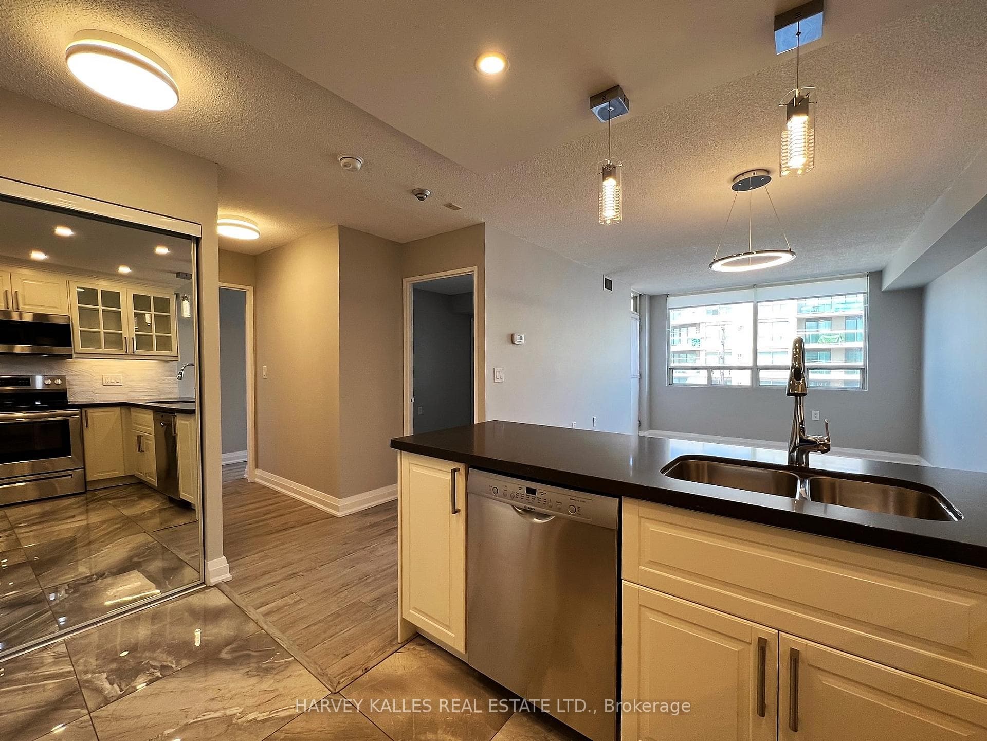 555 Wilson Heights Boulevard Unit 410 photo 7