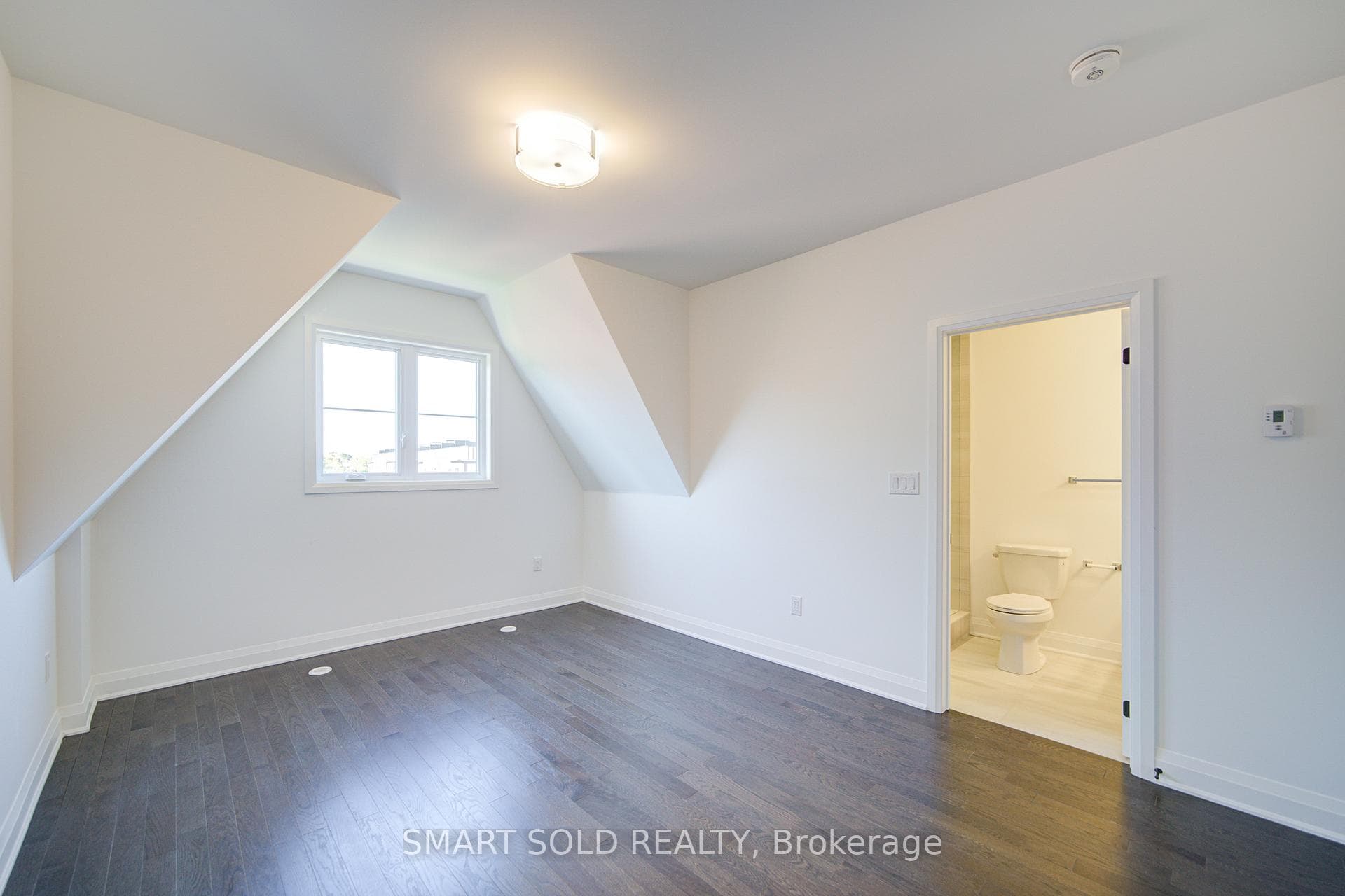 63 Alton Crescent photo 22