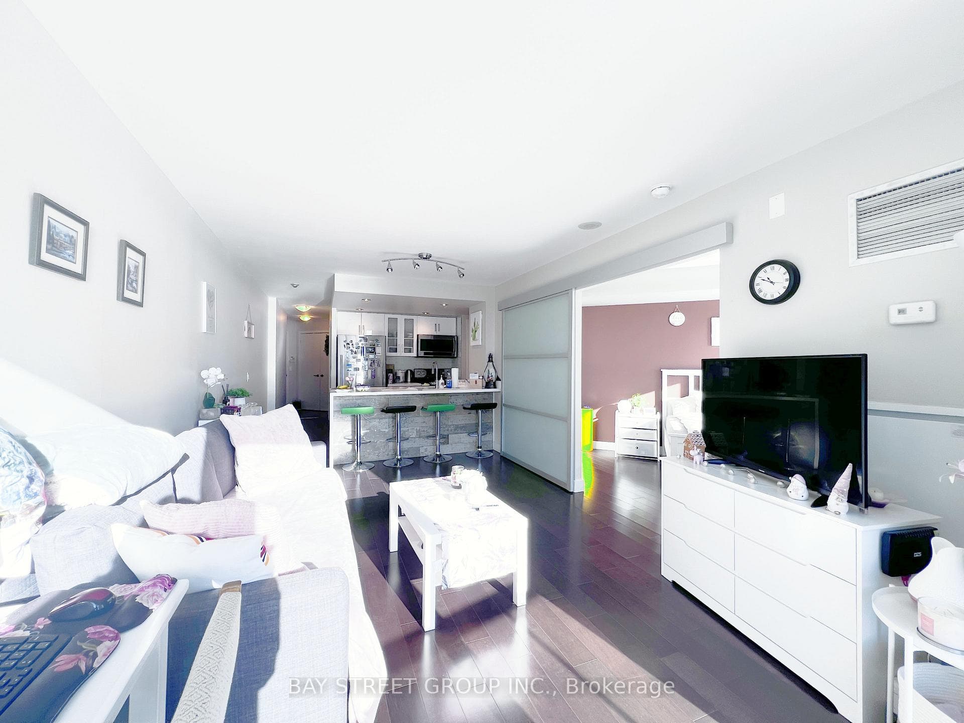 8 York Street Unit 607 photo 16