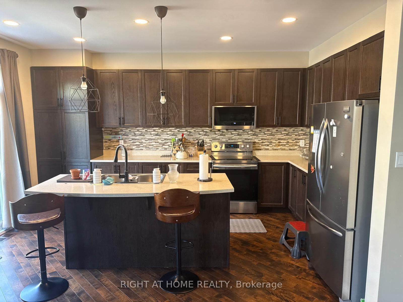 371 VENDEVALE Avenue photo 10