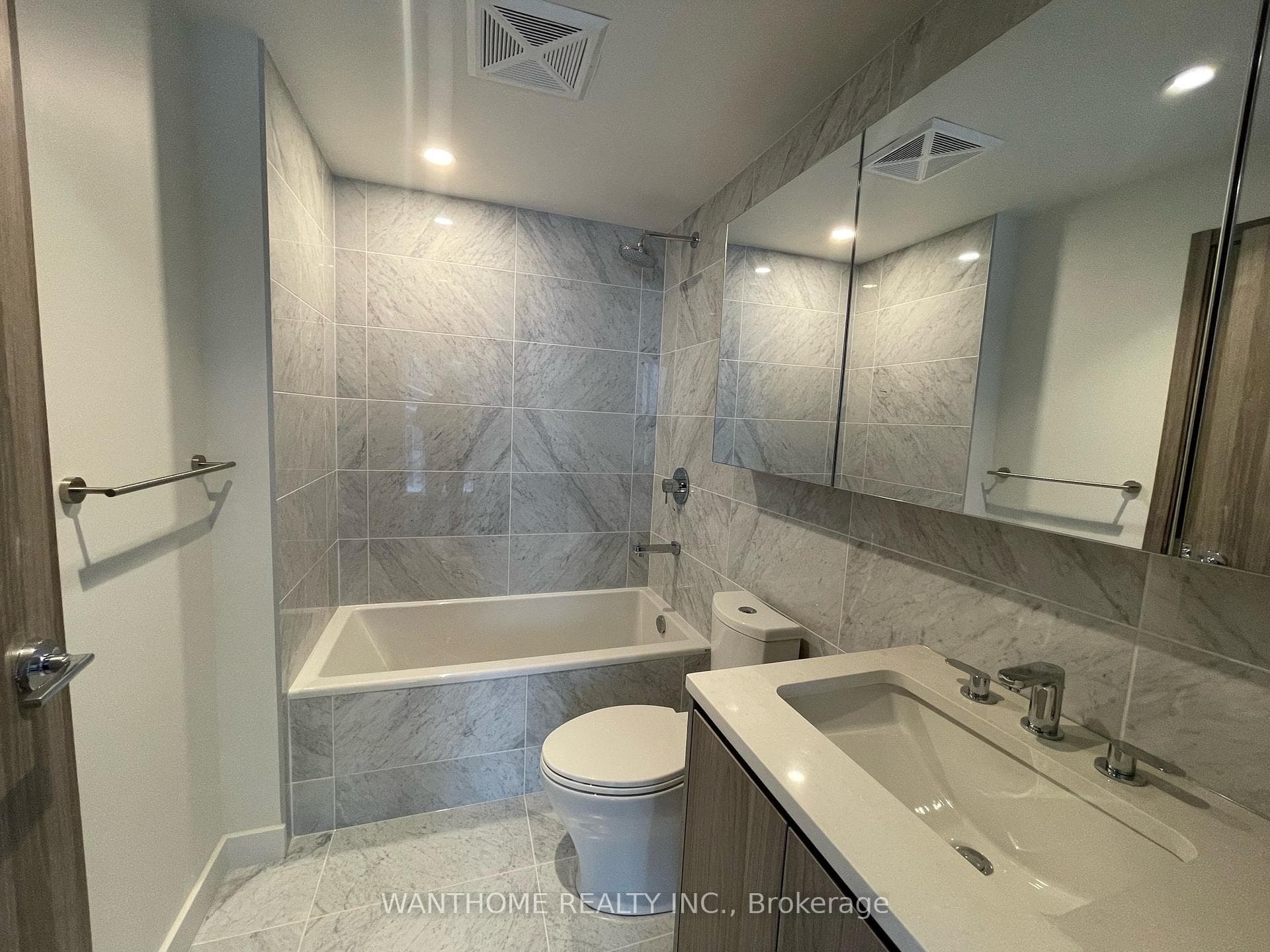 65 McMahon Drive photo 8
