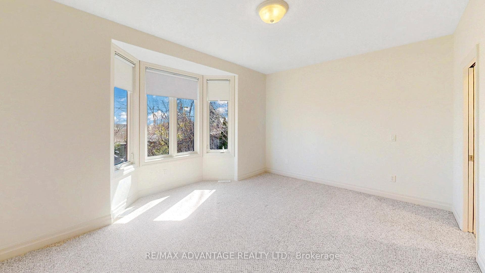 987 Byronmanor Road photo 15