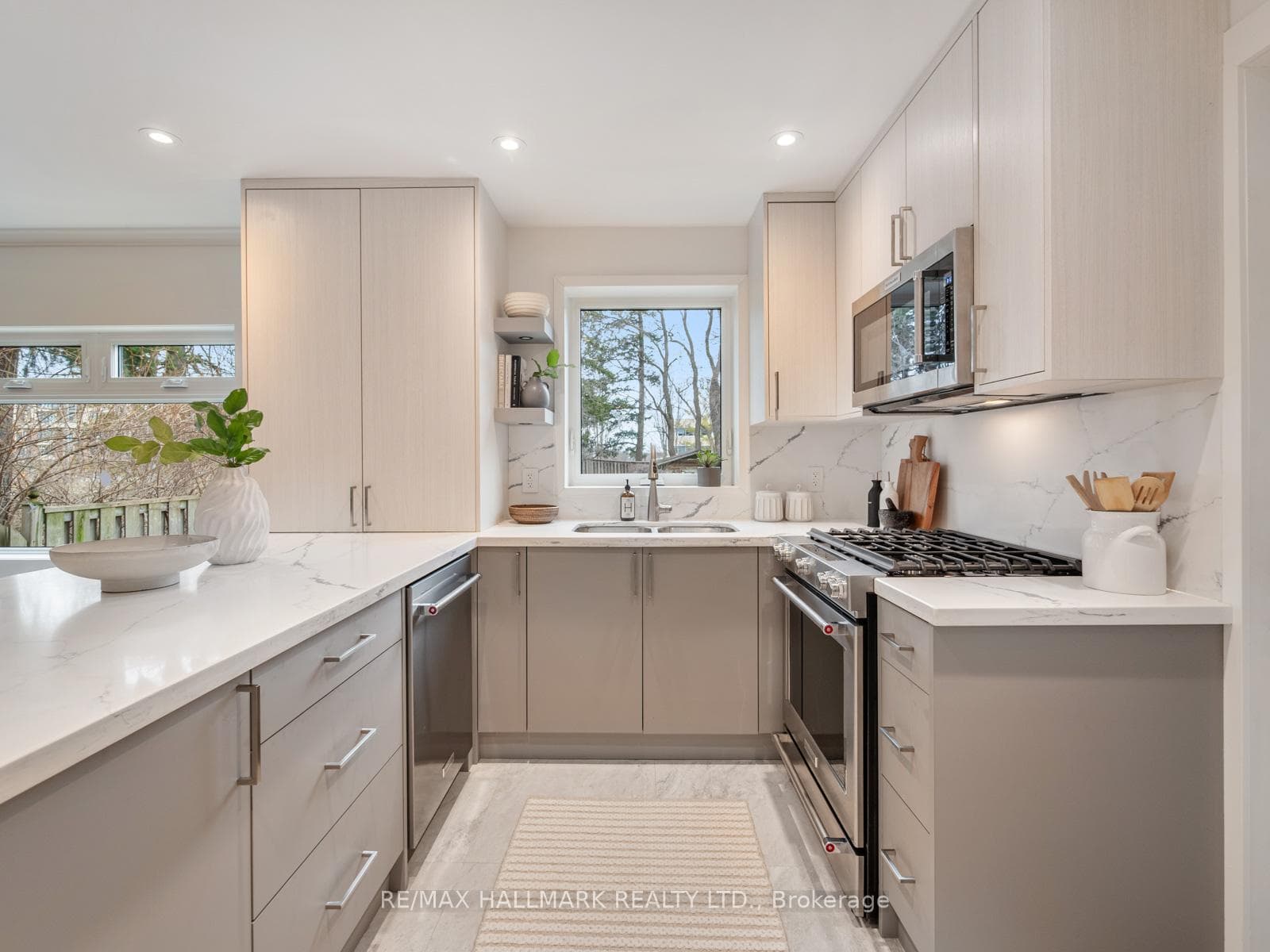 8 Glenvale Boulevard photo 12