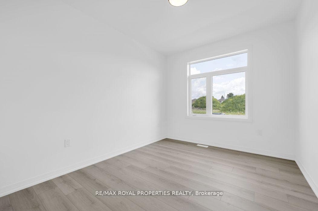 14 Summit Crescent photo 8