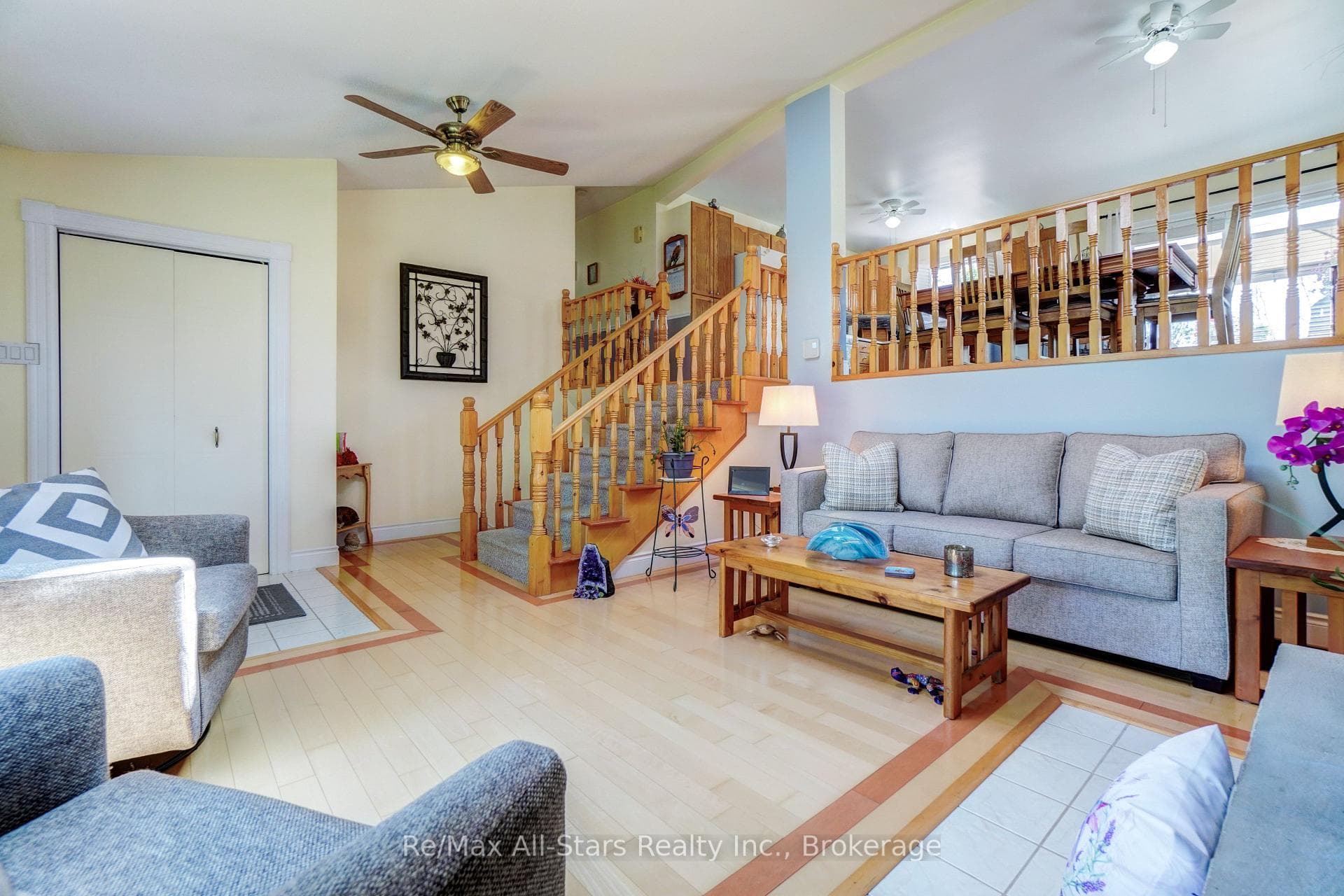 16 Cedartree Lane photo 6