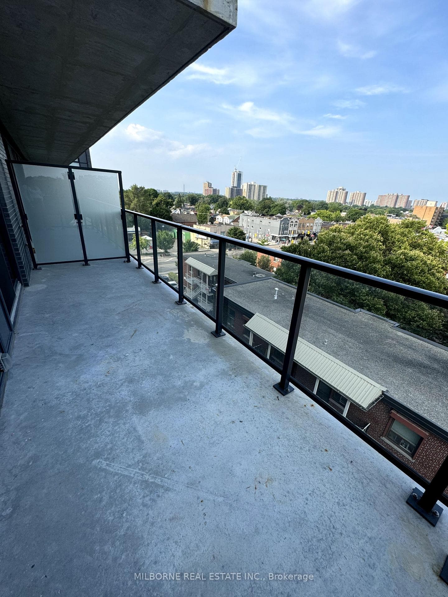 2369 Danforth Avenue Unit 613 photo 8