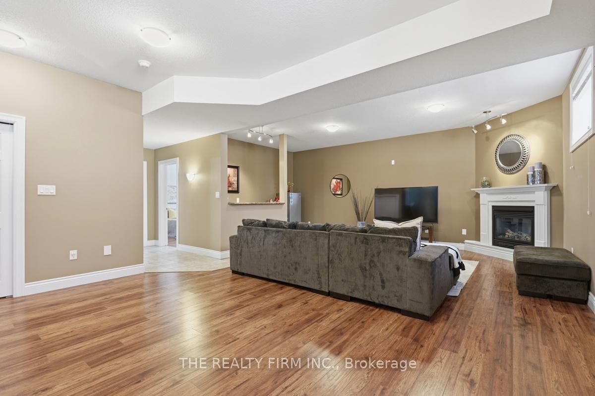 813 Leacock Way photo 29