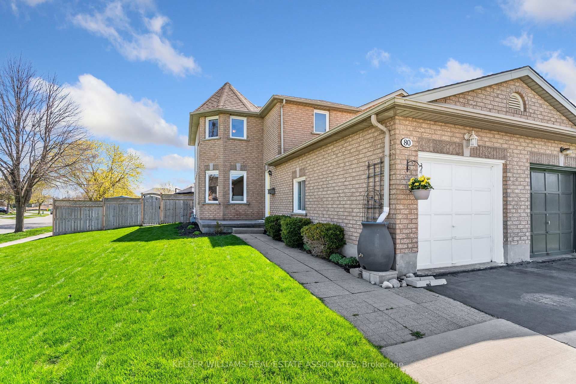 80 Ridgeway Crescent photo 3