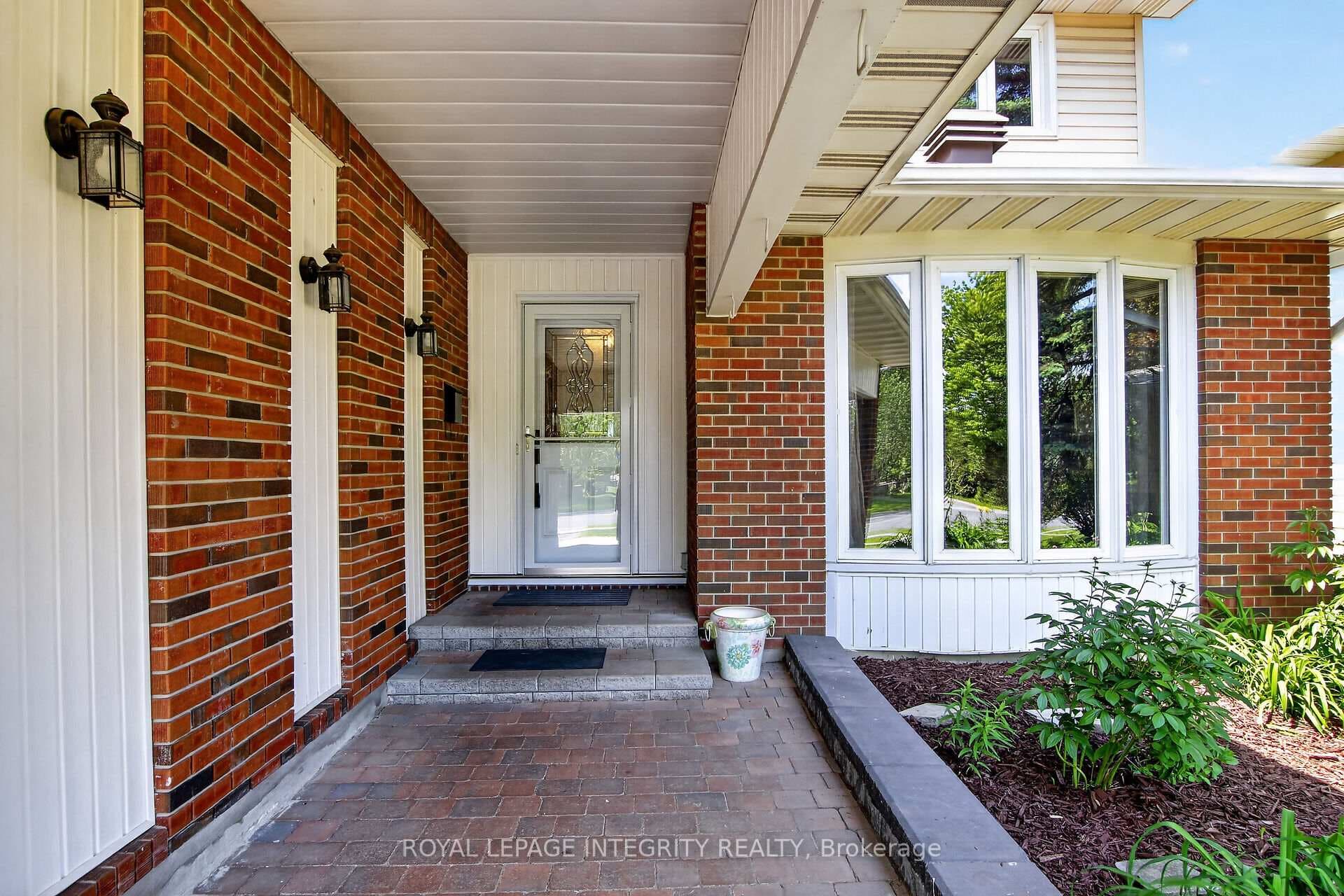 1646 Grey Nuns Drive photo 3