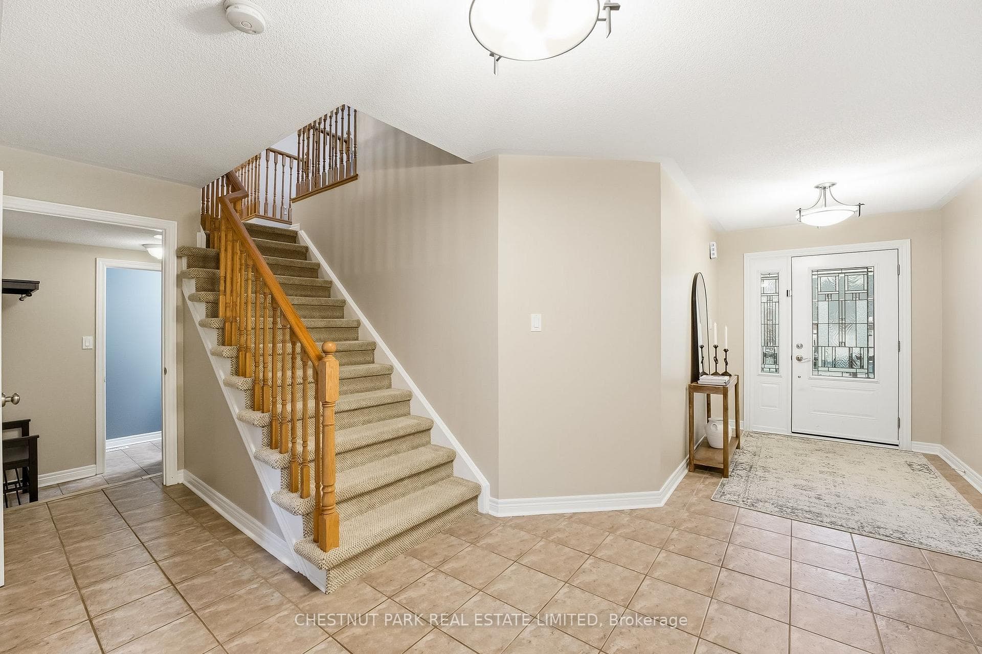 55 Apple Tree Crescent photo 4