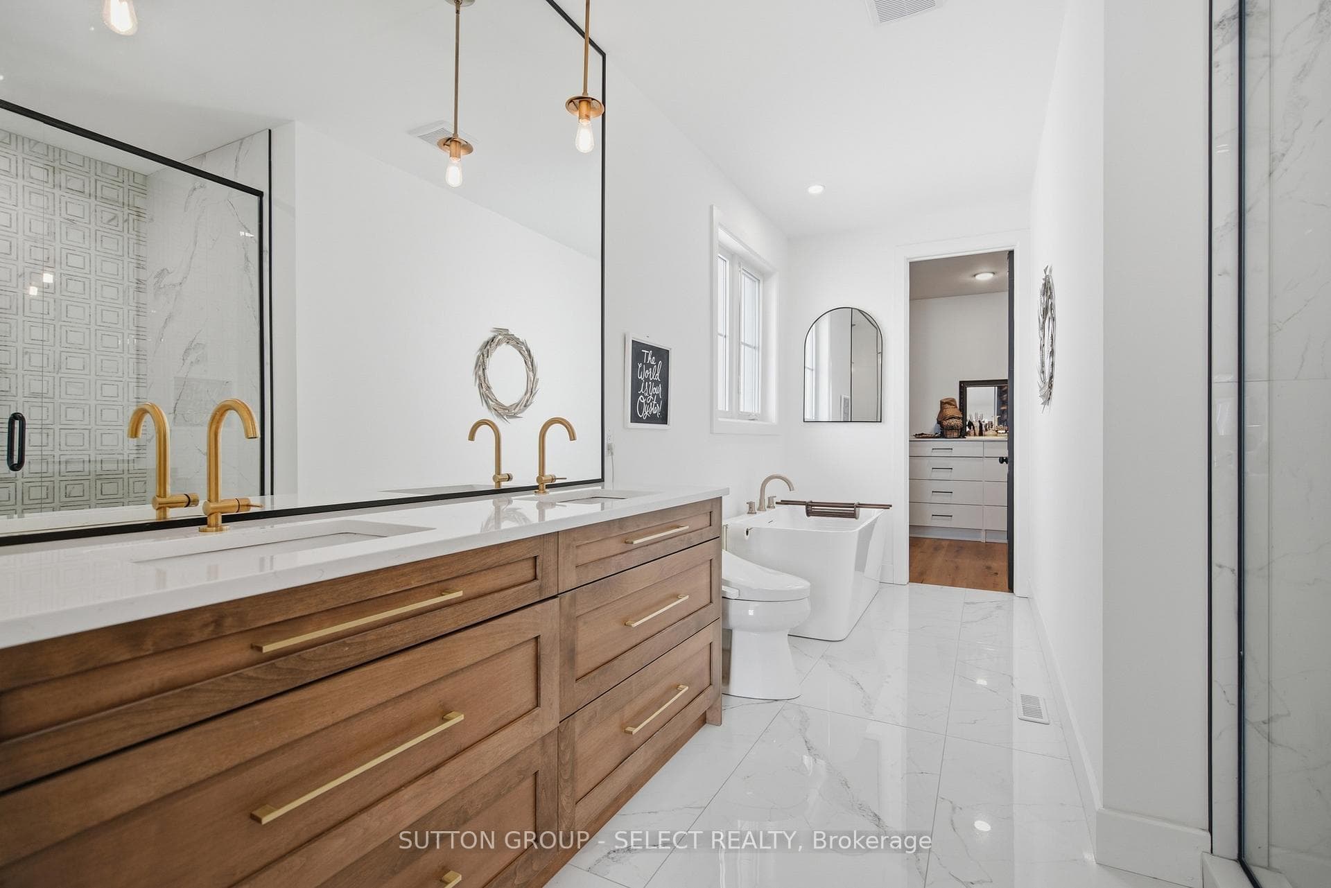 1670 Upper West Avenue photo 23