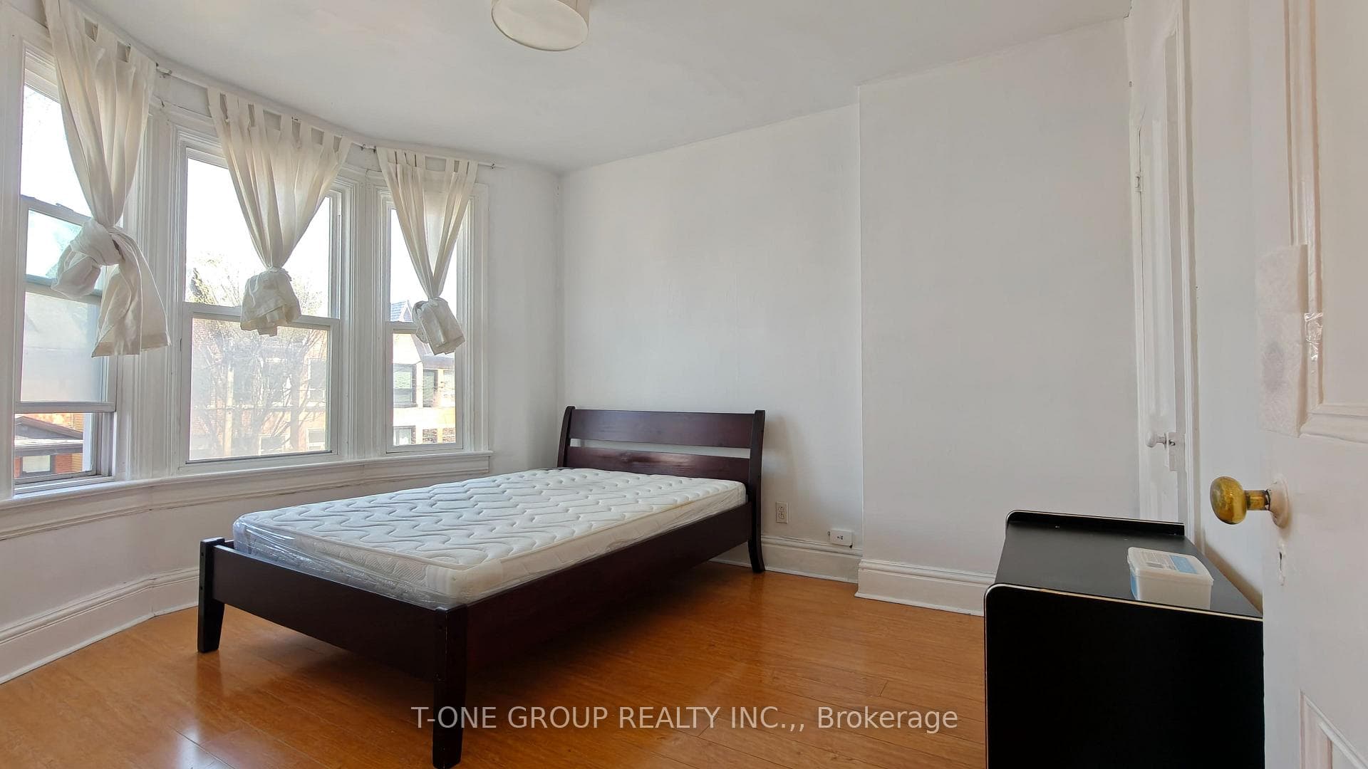 35 Lindsey Avenue photo 10