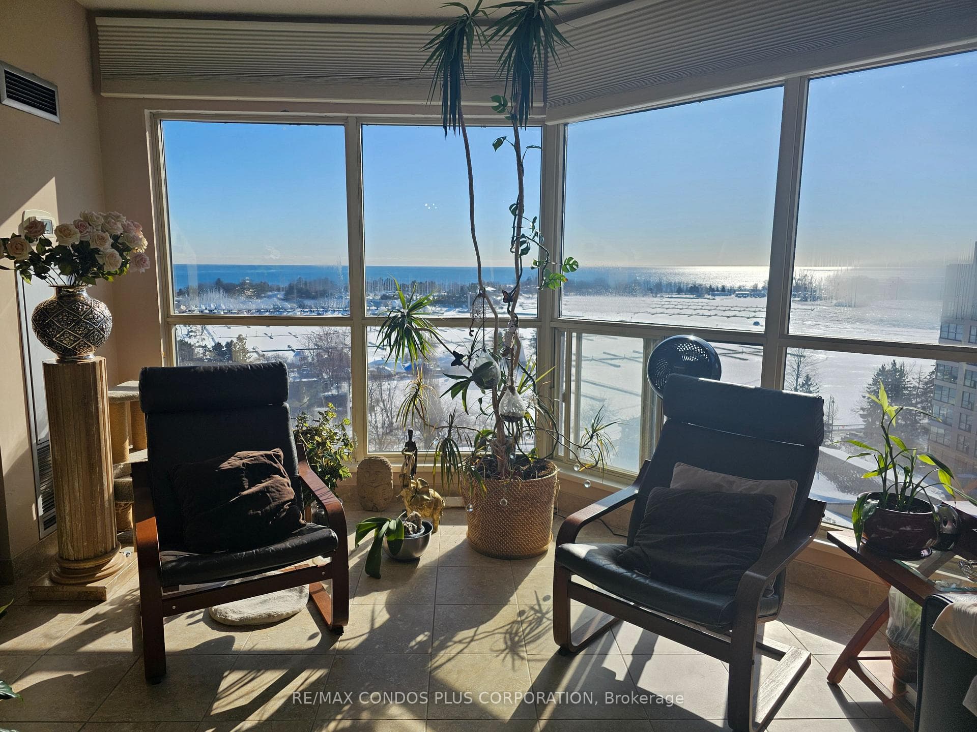 2261 Lake Shore Boulevard Unit 1016 photo 2