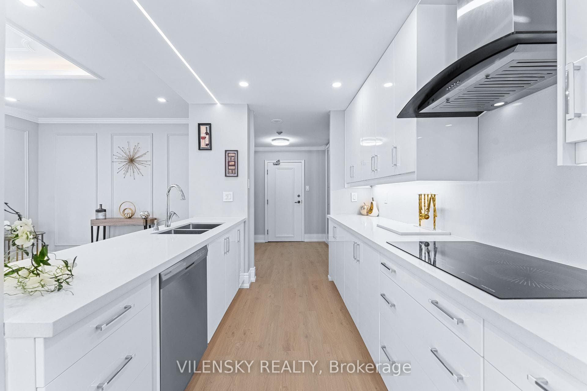 7 Townsgate Drive Unit 1808 photo 12