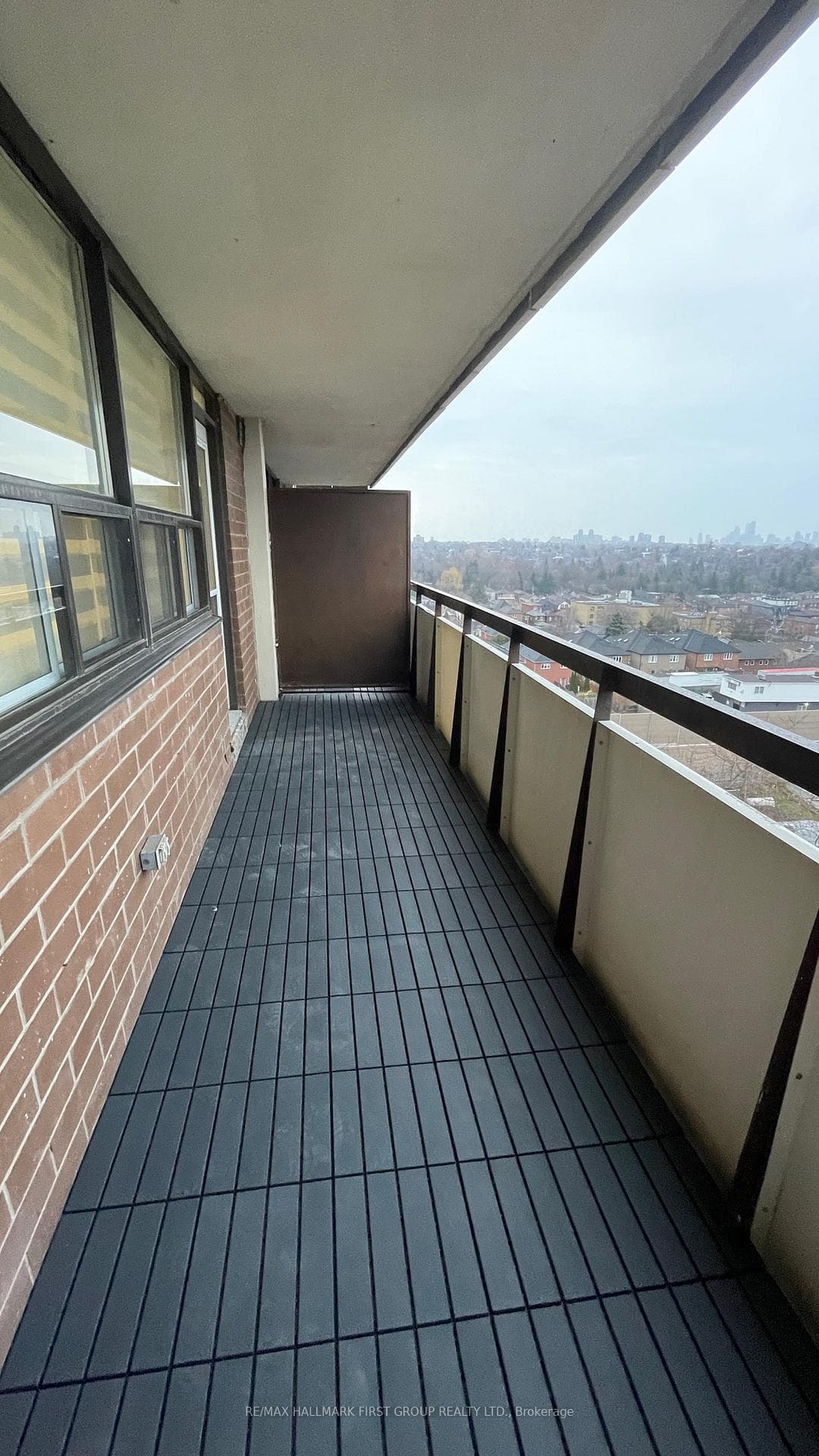 541 Blackthorn Avenue Unit 1109 photo 19