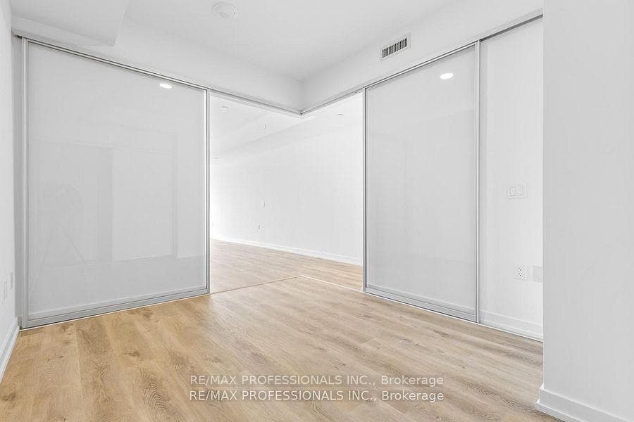 6 Chartwell Road Unit 219 photo 7