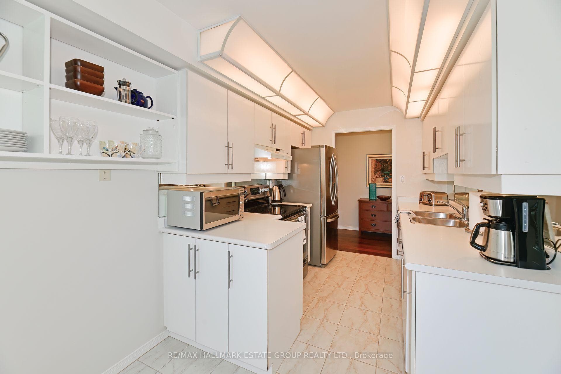 38 Avoca Avenue Unit 403 photo 15