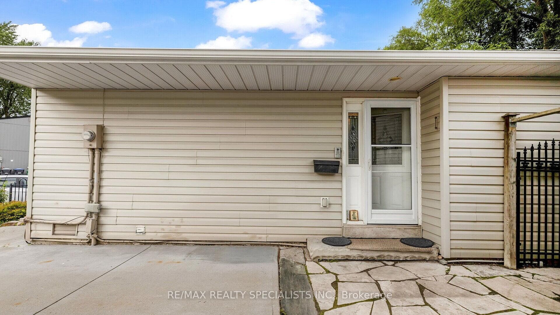 12 Huntington Court photo 4