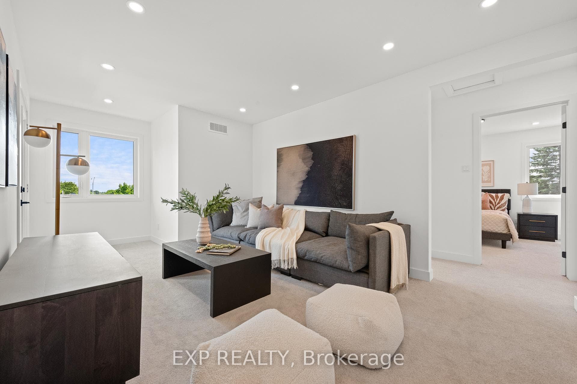 495 Duvernay Drive photo 35