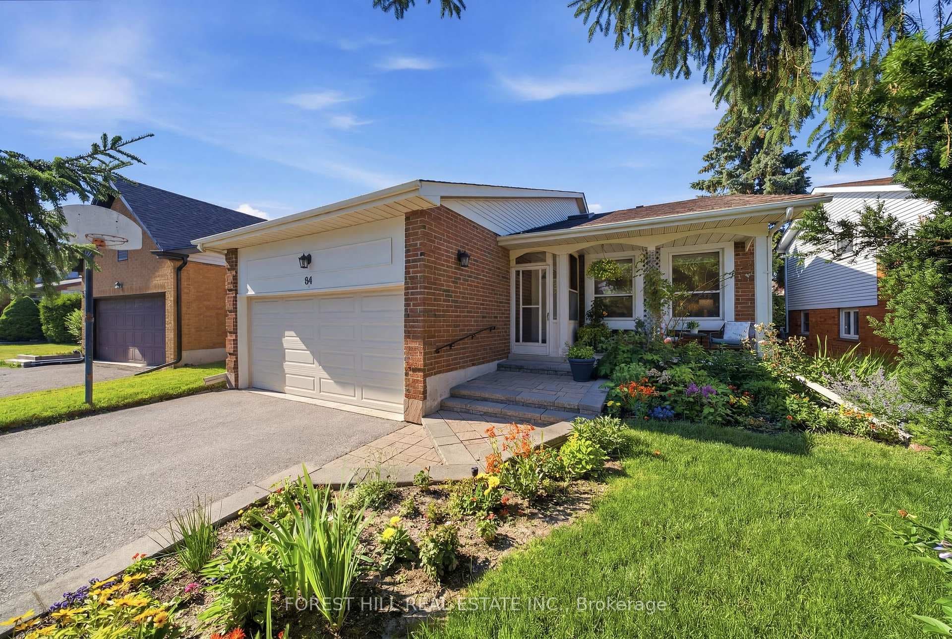 84 Kings College Road photo 1