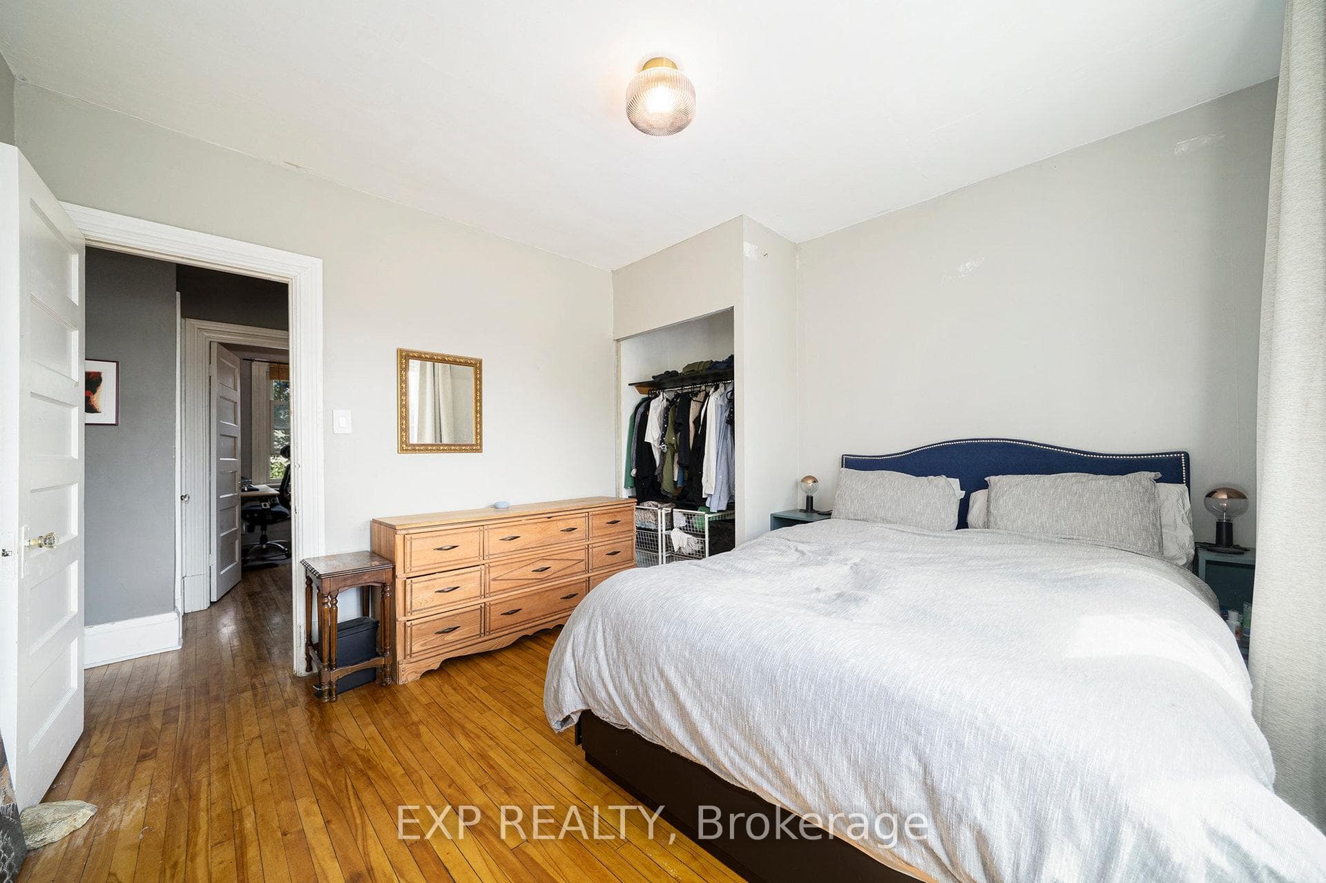 477 Kent Street photo 18
