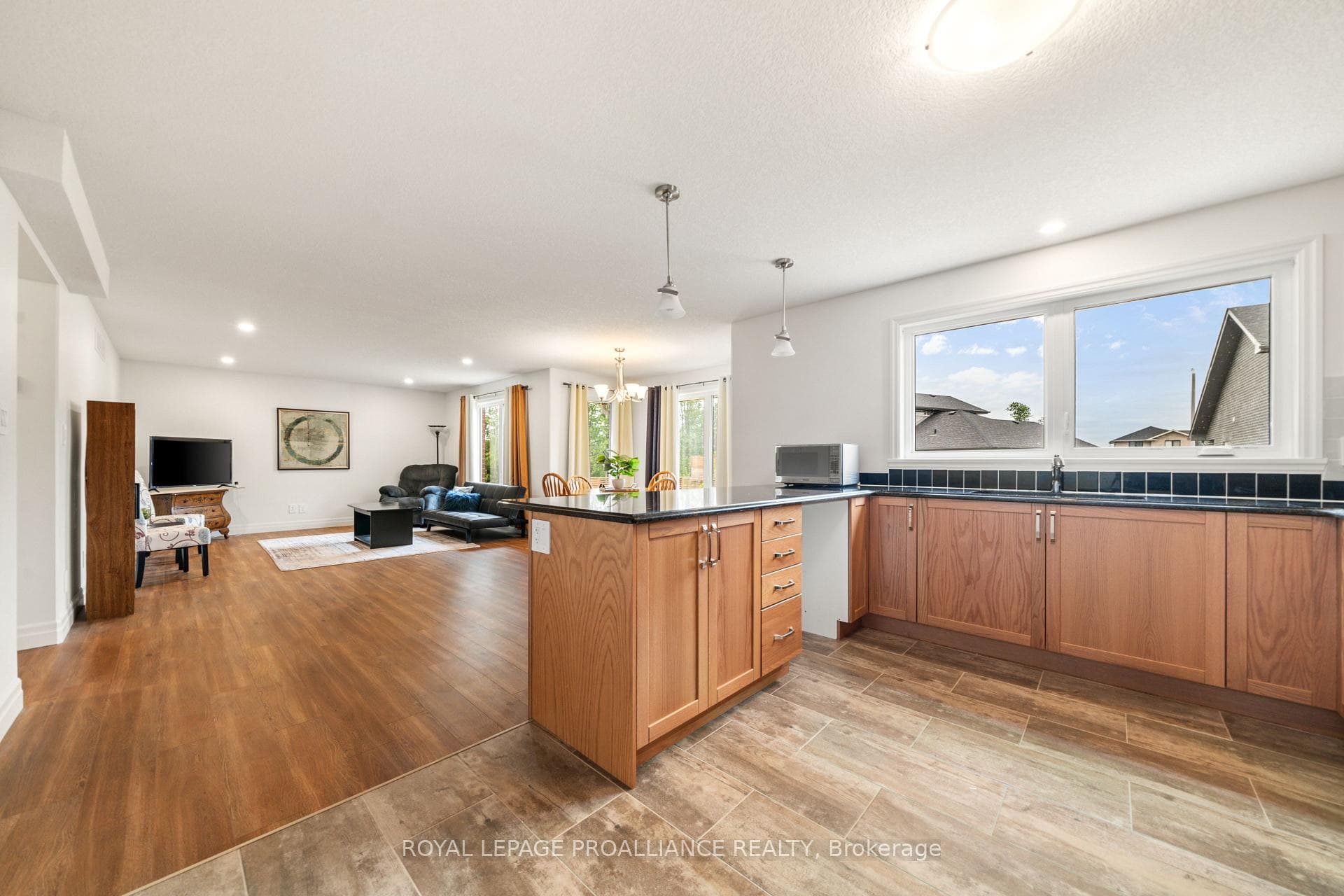 54 Lanark Drive photo 17