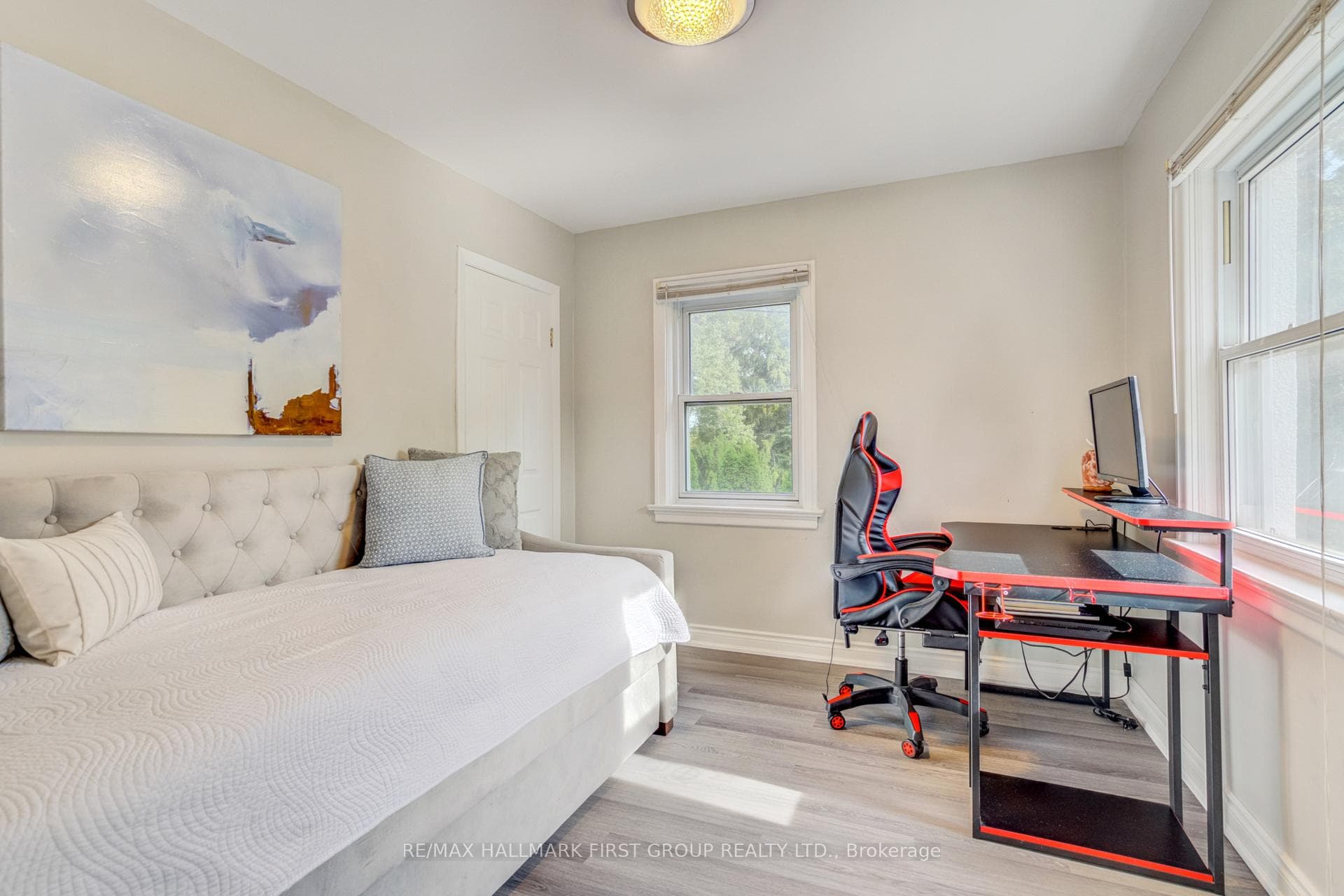 1395 Hurontario Street photo 16