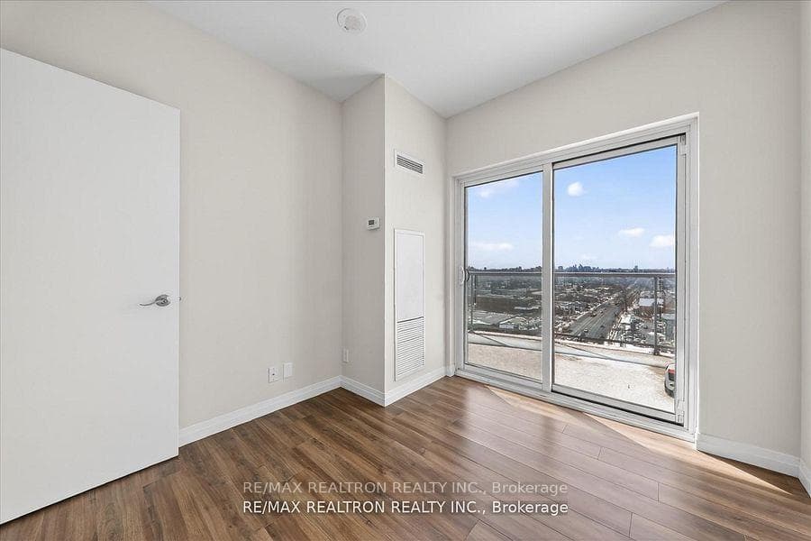2152 Lawrence Avenue Unit PH08 photo 19