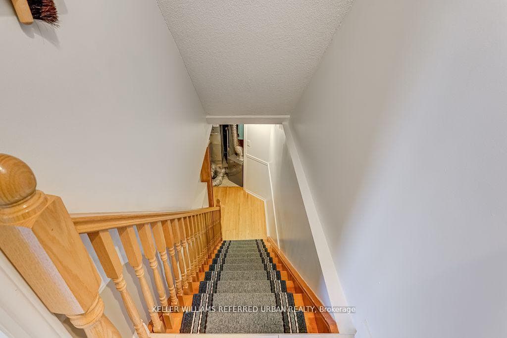 105 White Pine Crescent photo 30