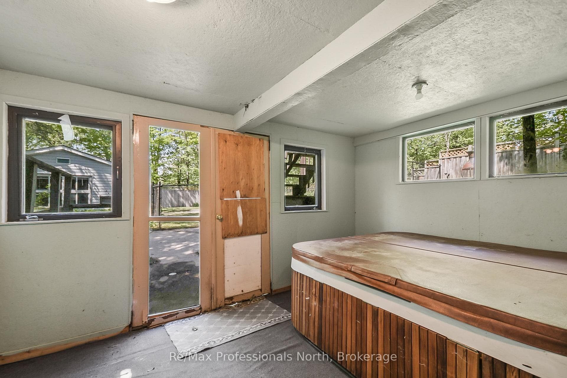 110 FRASER Street photo 28