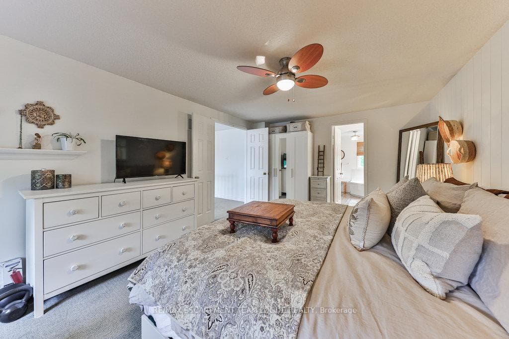 2065 Parklane Crescent photo 17