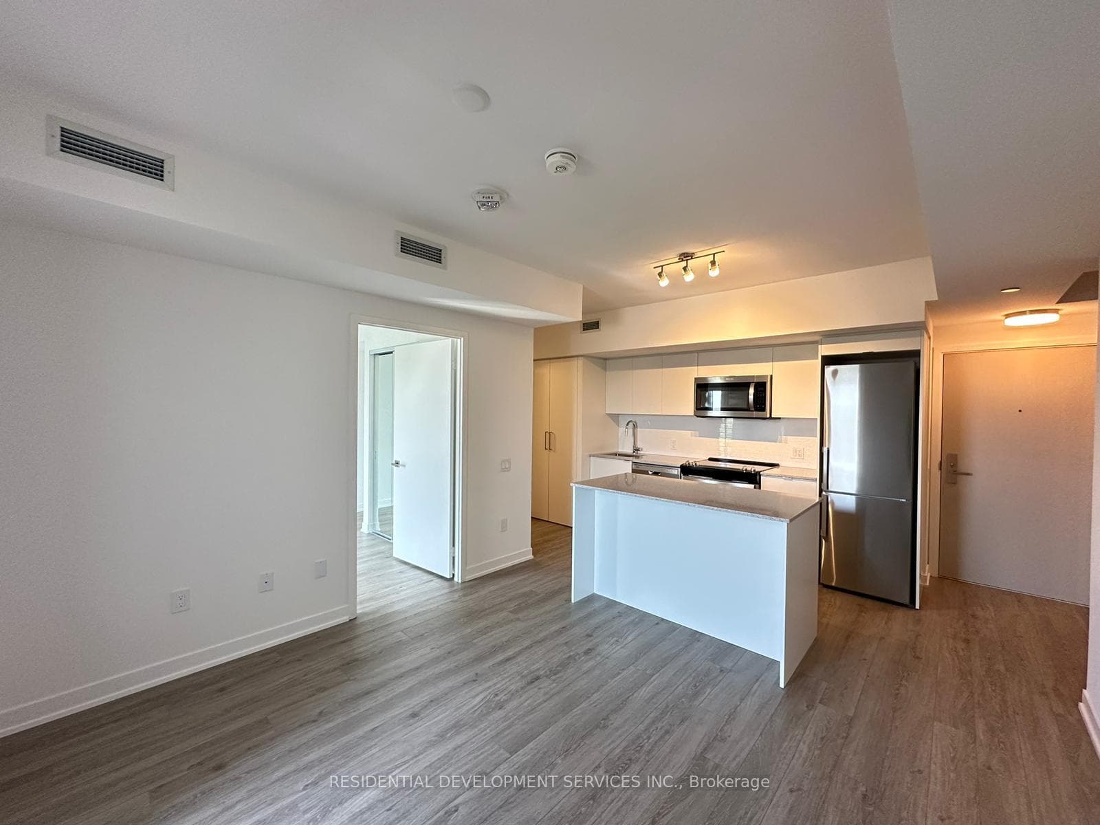 500 Wilson Avenue Unit 907 photo 3