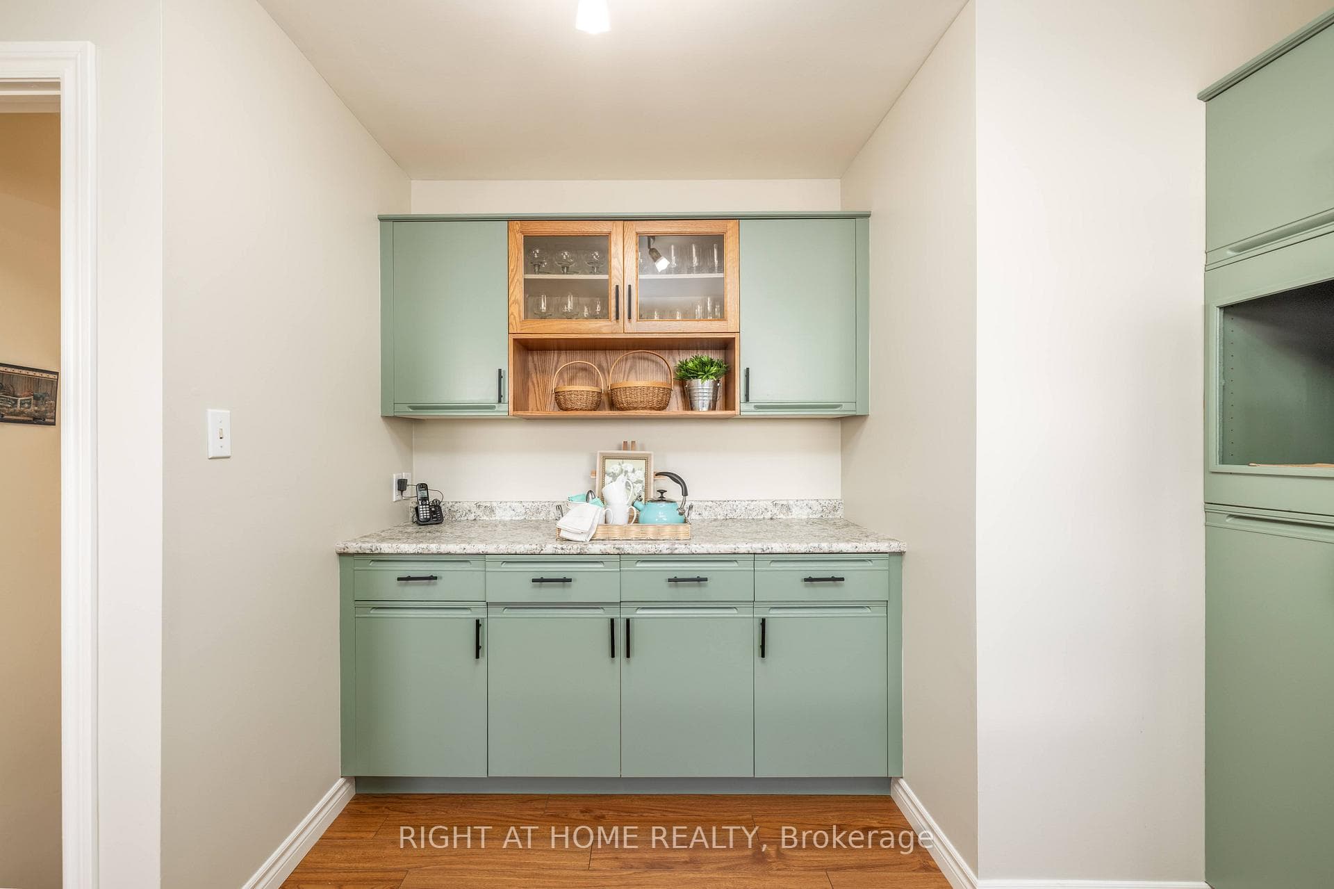 31 Thorncliffe Drive photo 8