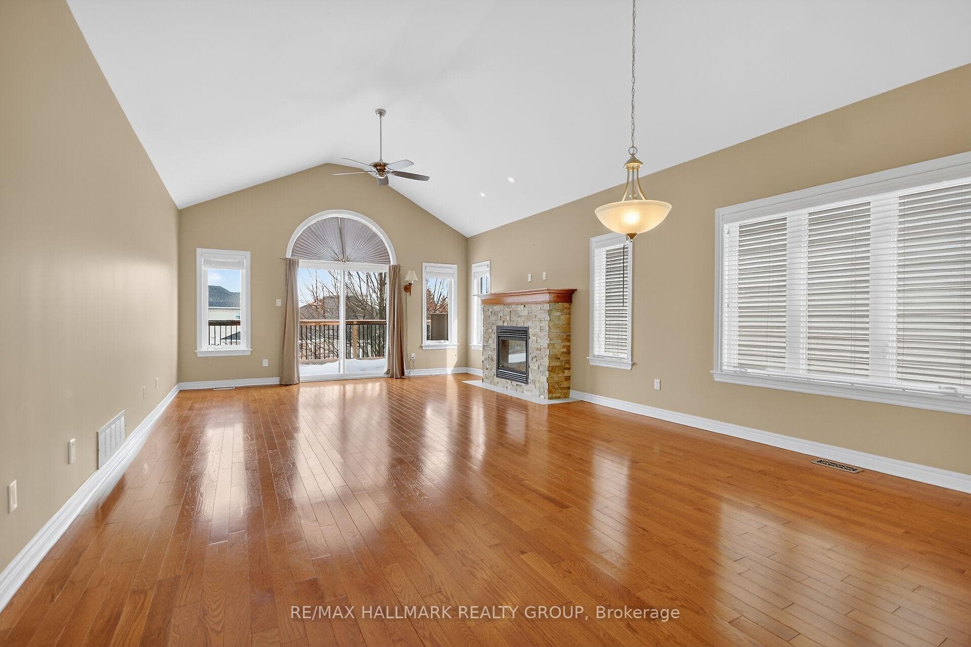 445 Landswood Way photo 14