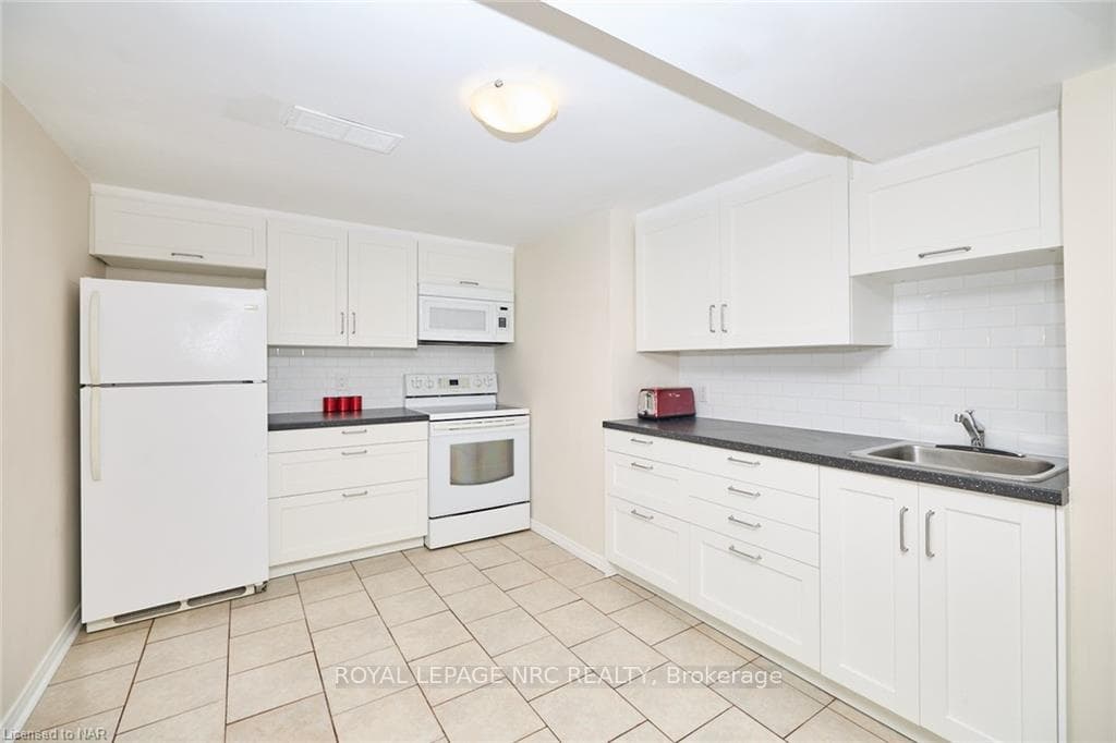 68 1/2 PINE Street photo 22