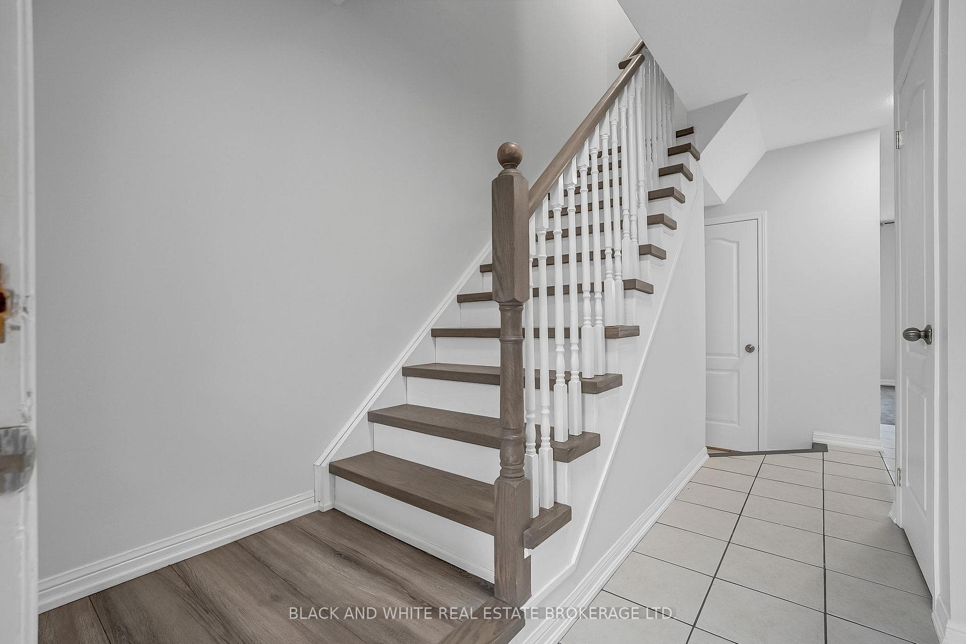 80 Barkdale Way photo 5