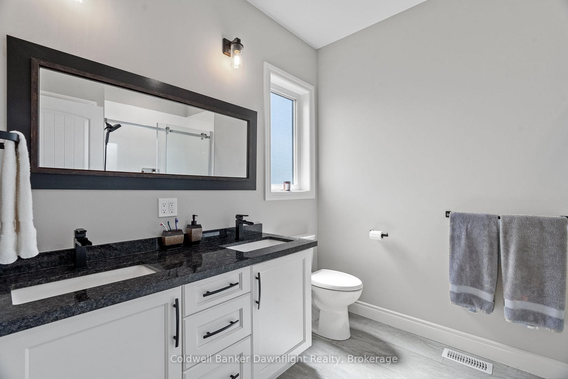714 Gloria Street photo 20