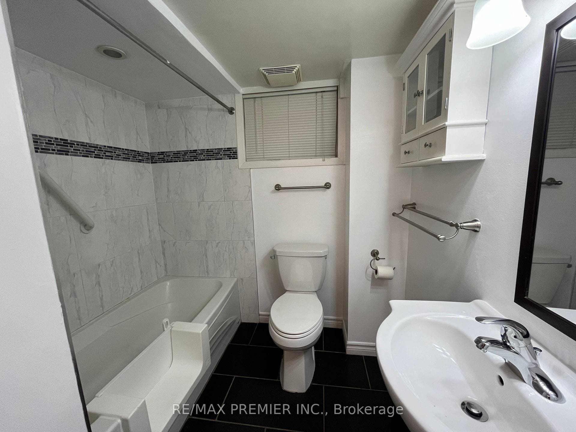 5 Tunbridge Crescent Unit BSMT photo 8