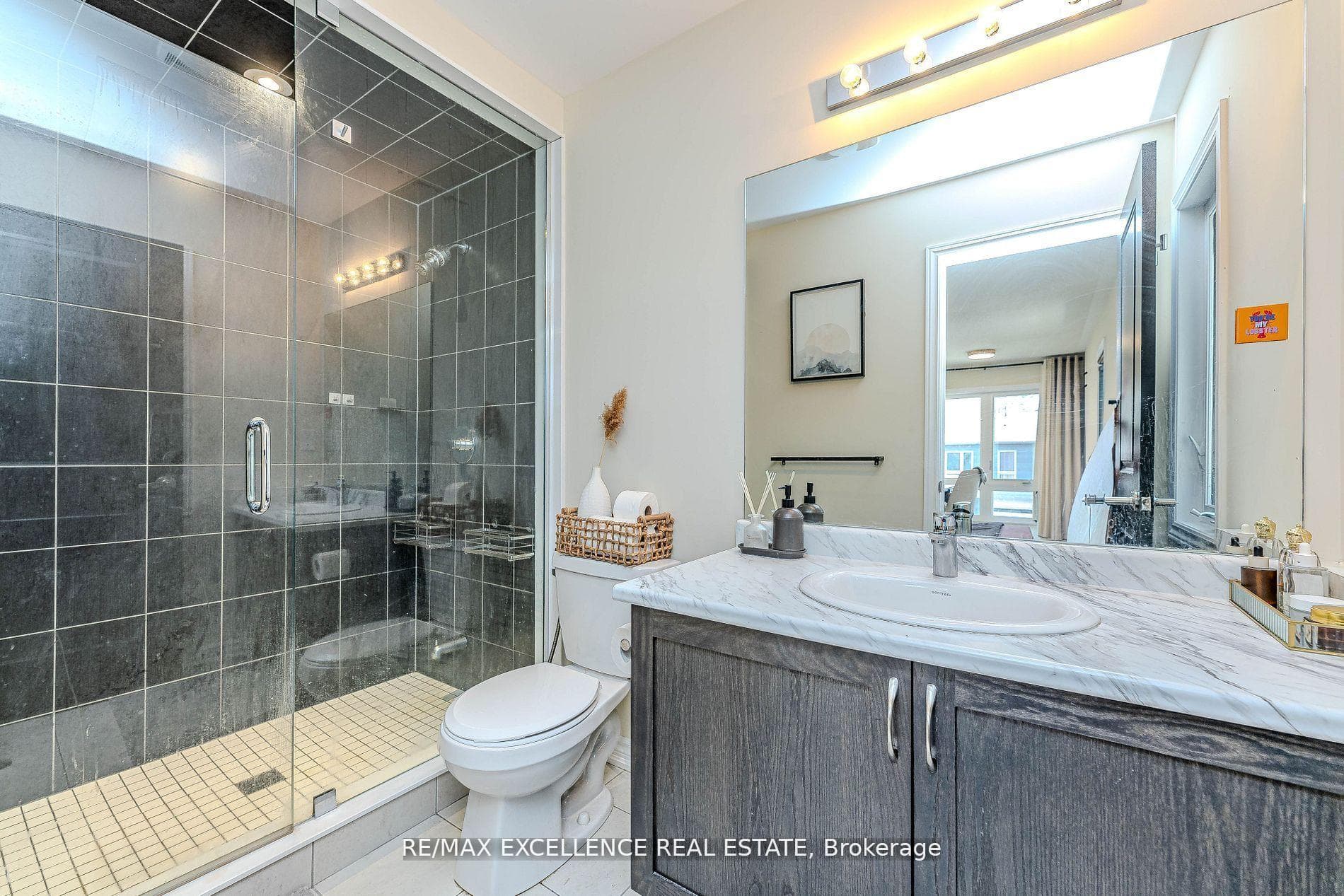 80 Berkely Street photo 35