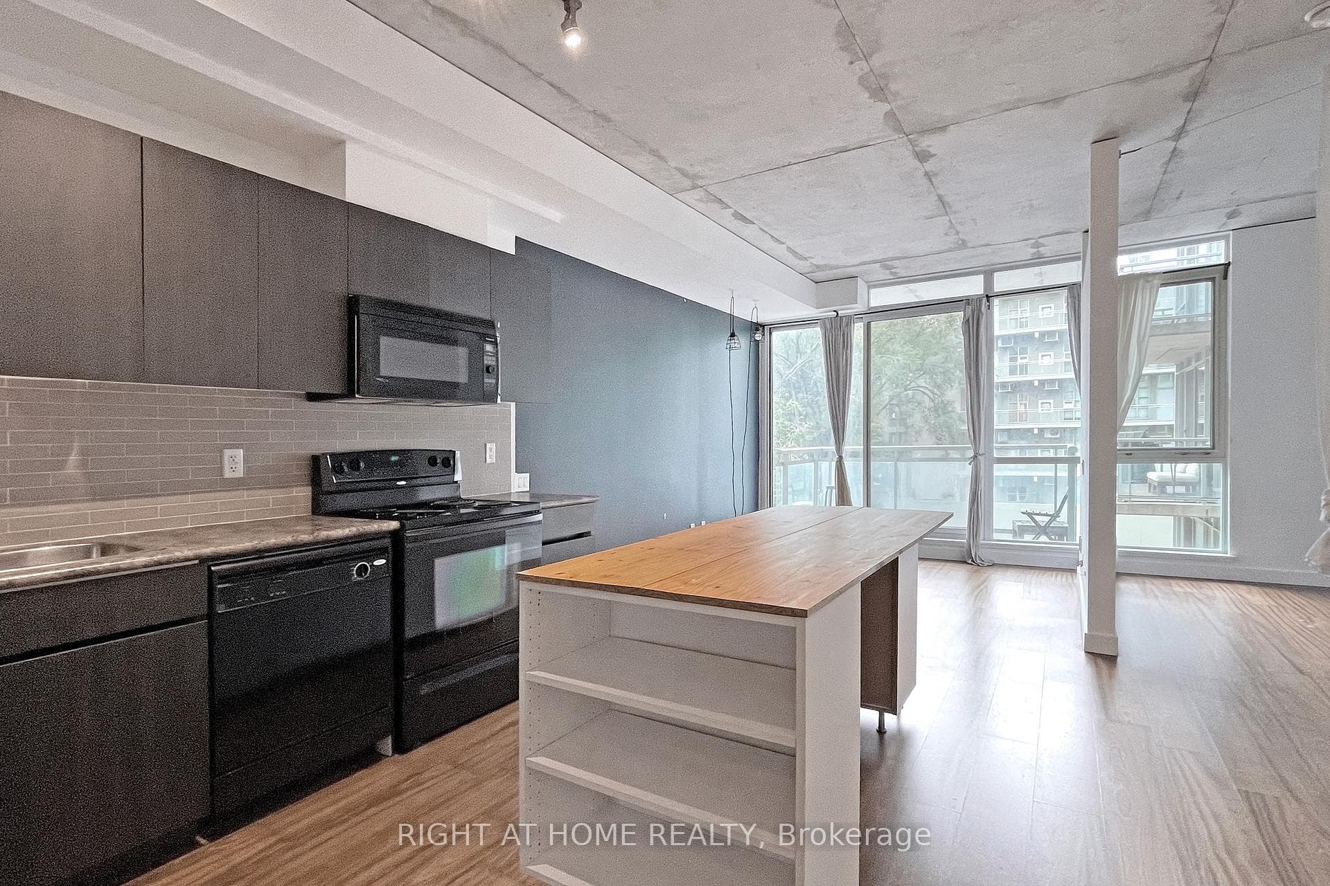 38 Niagara Street Unit 312 photo 5