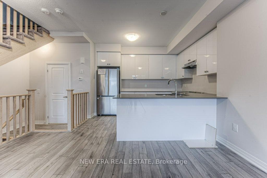 585 Colborne Street Unit 813 photo 10