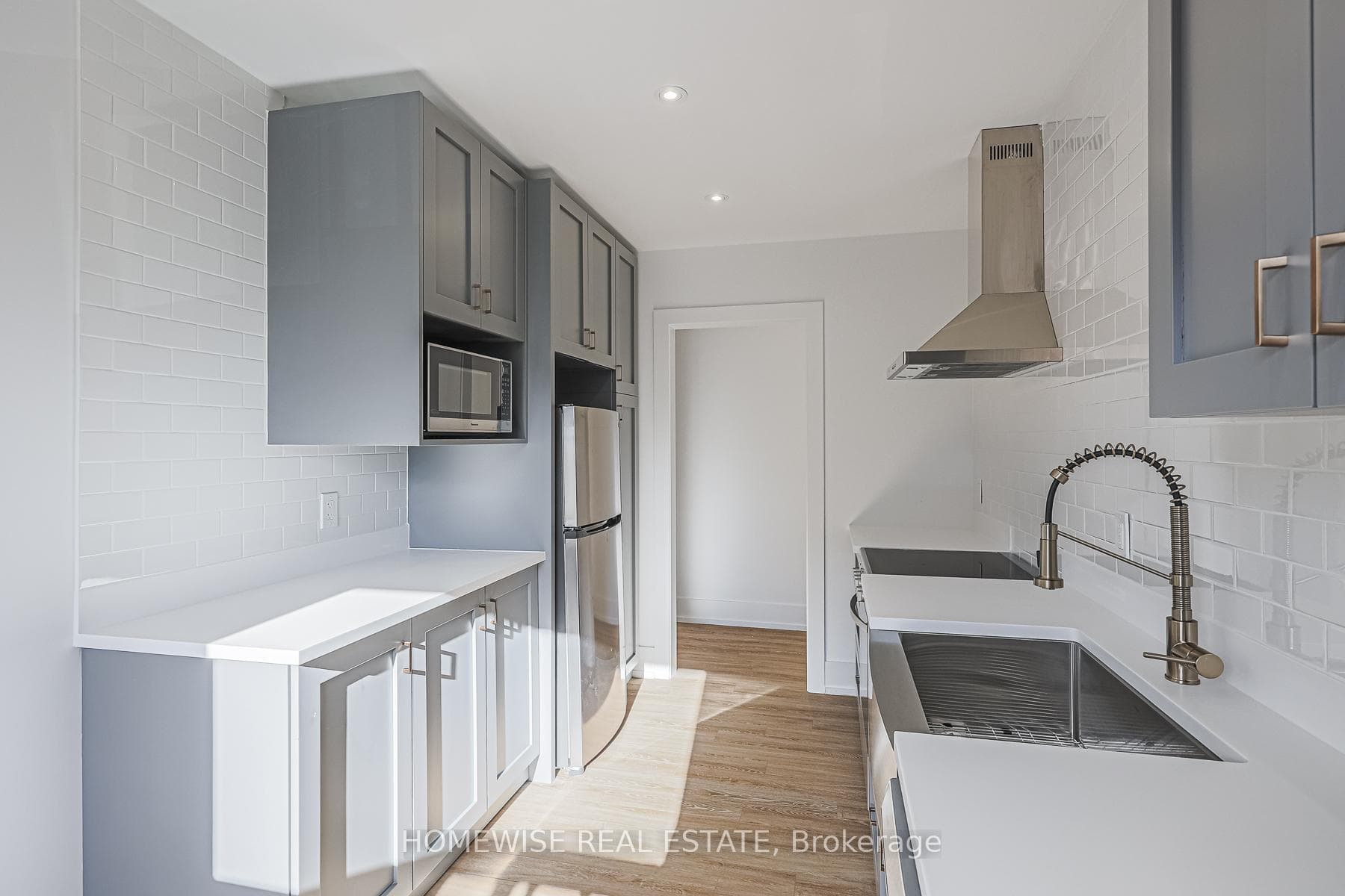 2066 Yonge Street Unit 1 photo 3