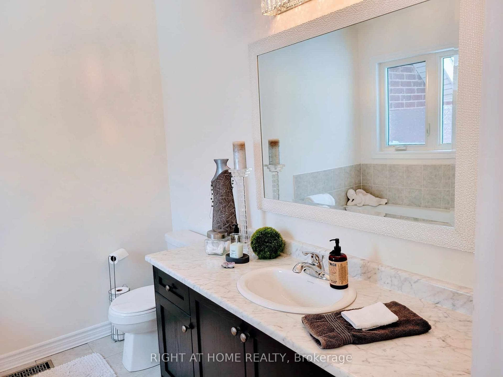 84 Diamond Valley Drive photo 30