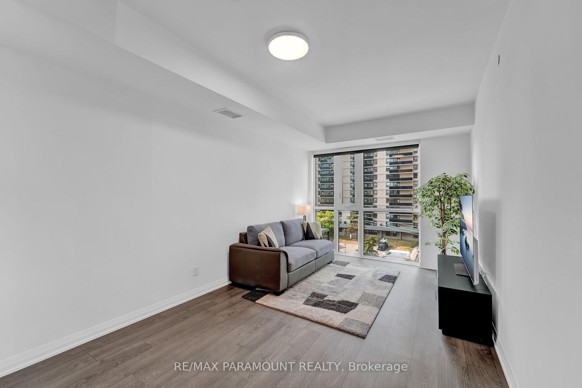 101 Erskine Avenue Unit 418 photo 10