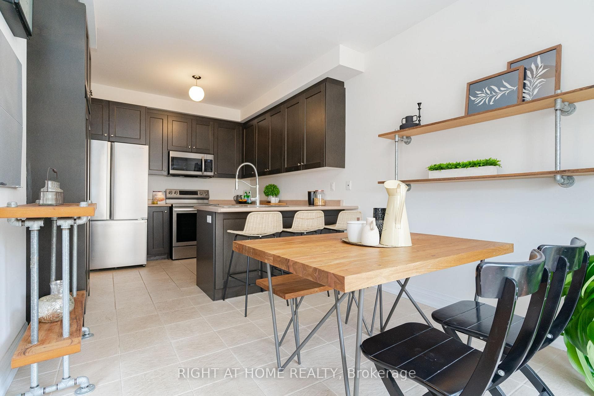 103 Durhamview Crescent photo 11