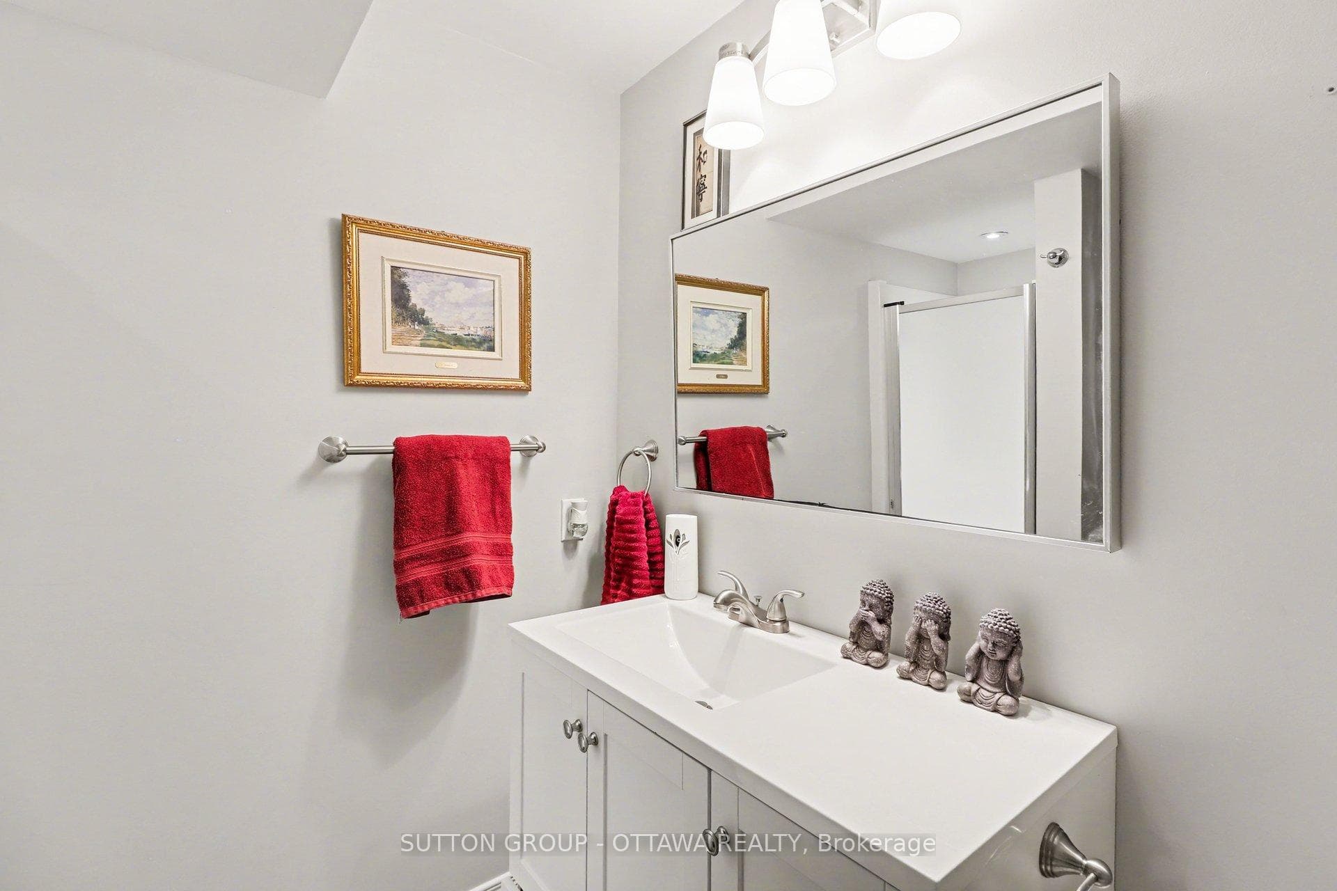 Bathroom with shower basement