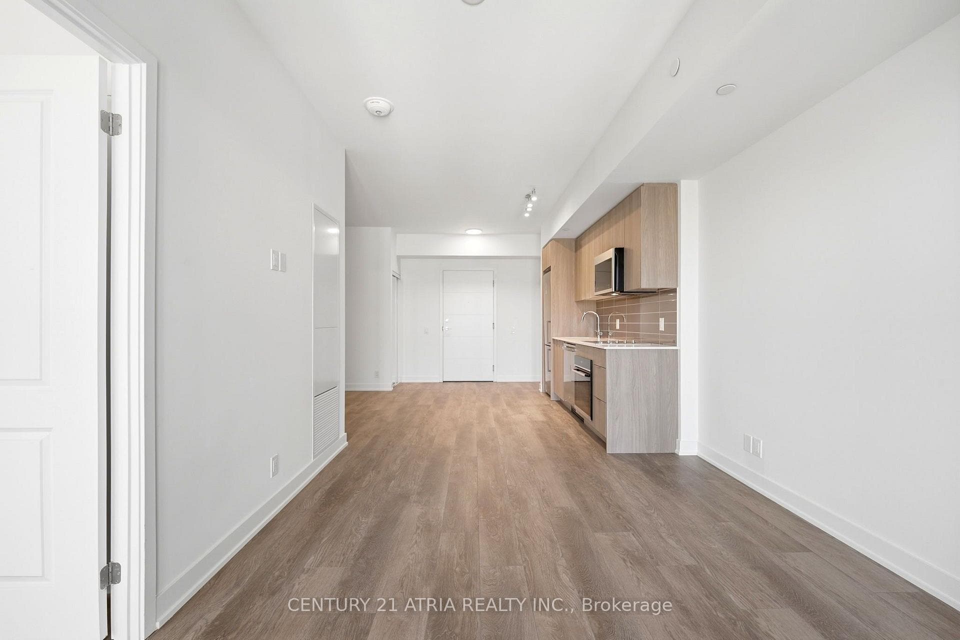 20 Deans Drive Unit 527 photo 12